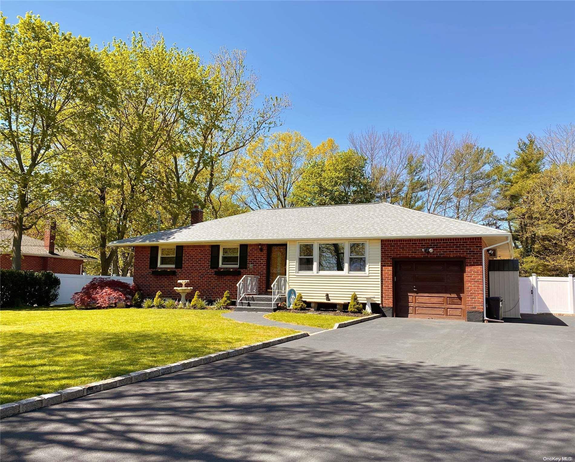 East Northport, NY 11731,672 Larkfield RD