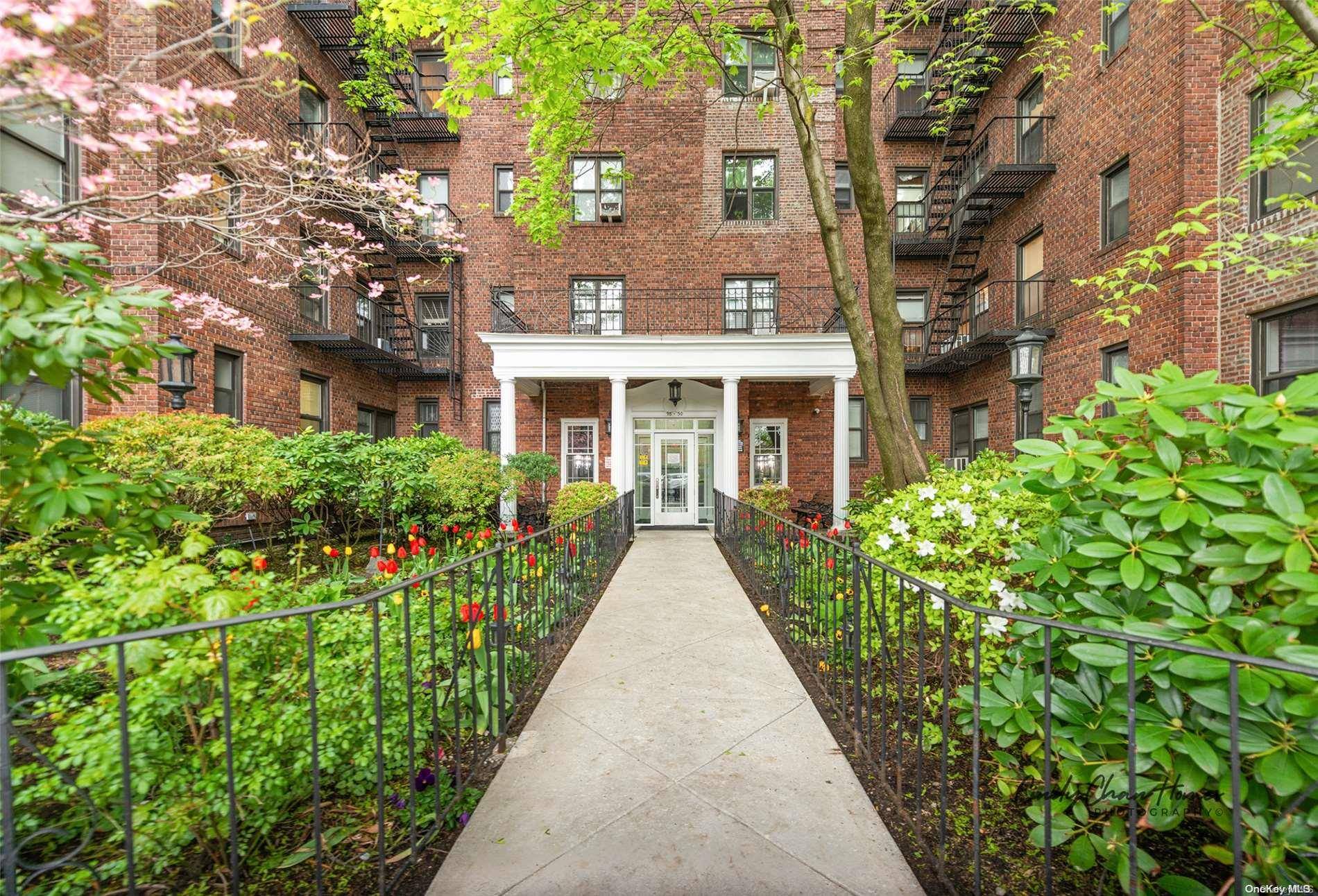 Forest Hills, NY 11375,98-50 67th AVE #4M