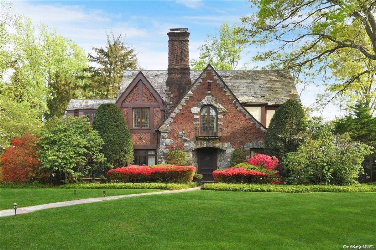 Garden City, NY 11530,414 Stewart Ave