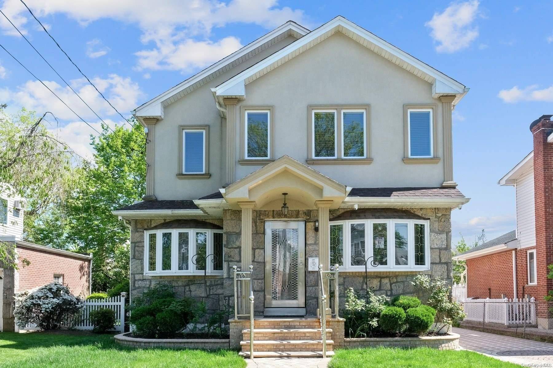 New Hyde Park, NY 11040,8 Dallas AVE