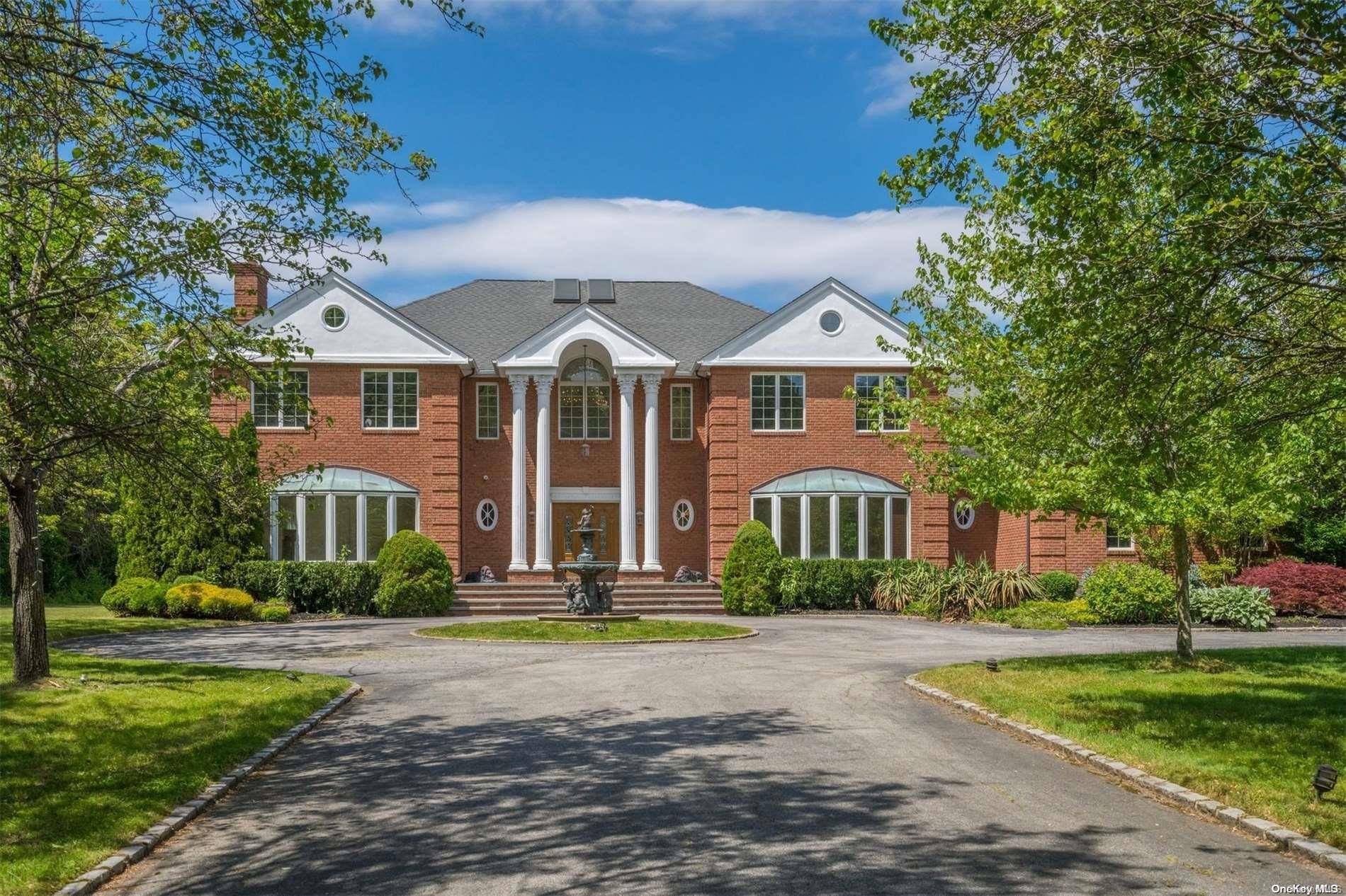 Upper Brookville, NY 11545,17 Woodhill LN