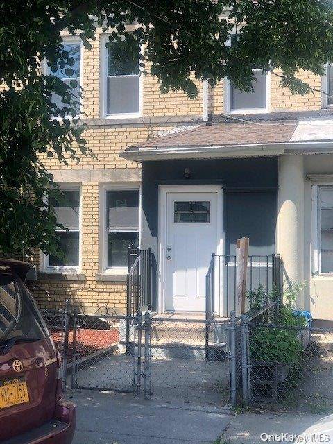 Bronx, NY 10466,3713 Romboults AVE