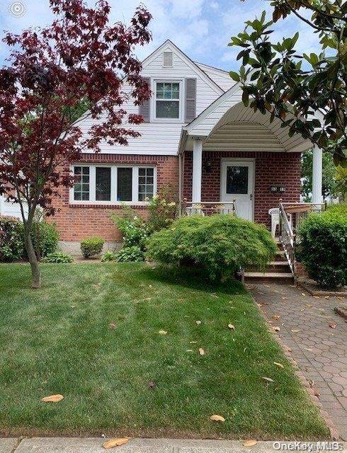 Bellerose, NY 11426,83-19 253rd ST