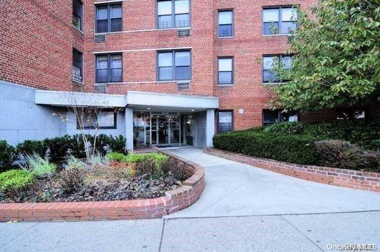 Forest Hills, NY 11375,102-30 Queens BLVD #6A