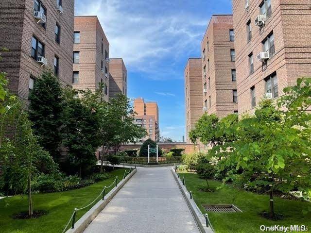 Flushing, NY 11355,43-40 Union ST #1K