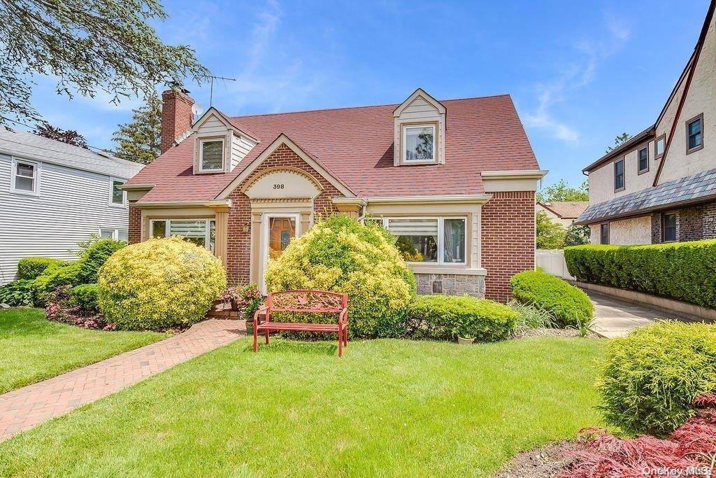 Cedarhurst, NY 11516,398 Church AVE