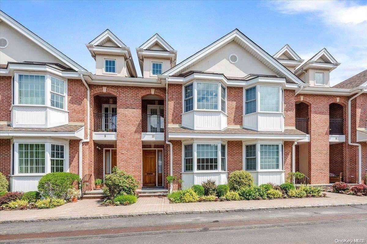 Great Neck, NY 11021,10 Portico CT