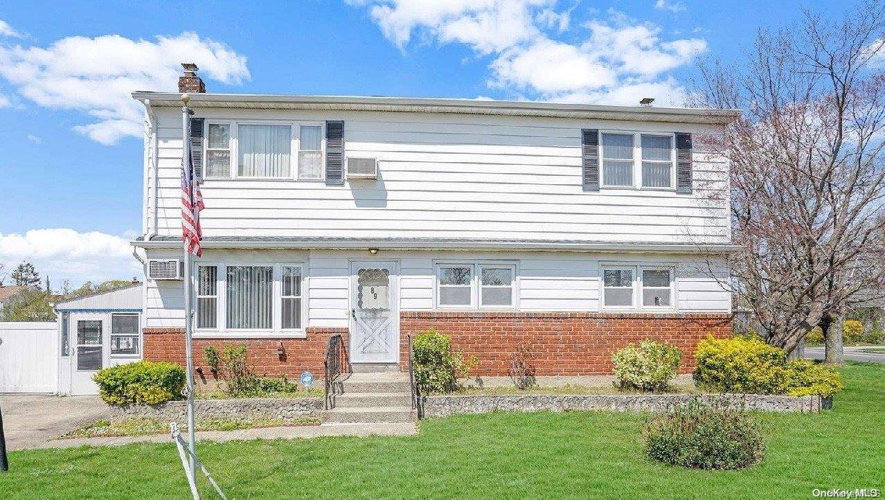 Brentwood, NY 11717,89 Morris ST