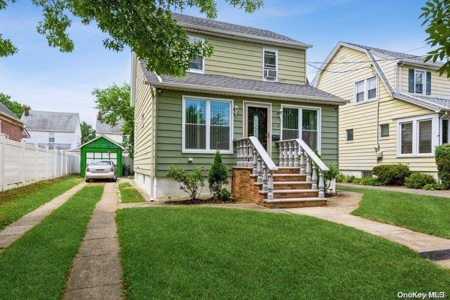 Queens Village, NY 11428,90-18 218th ST