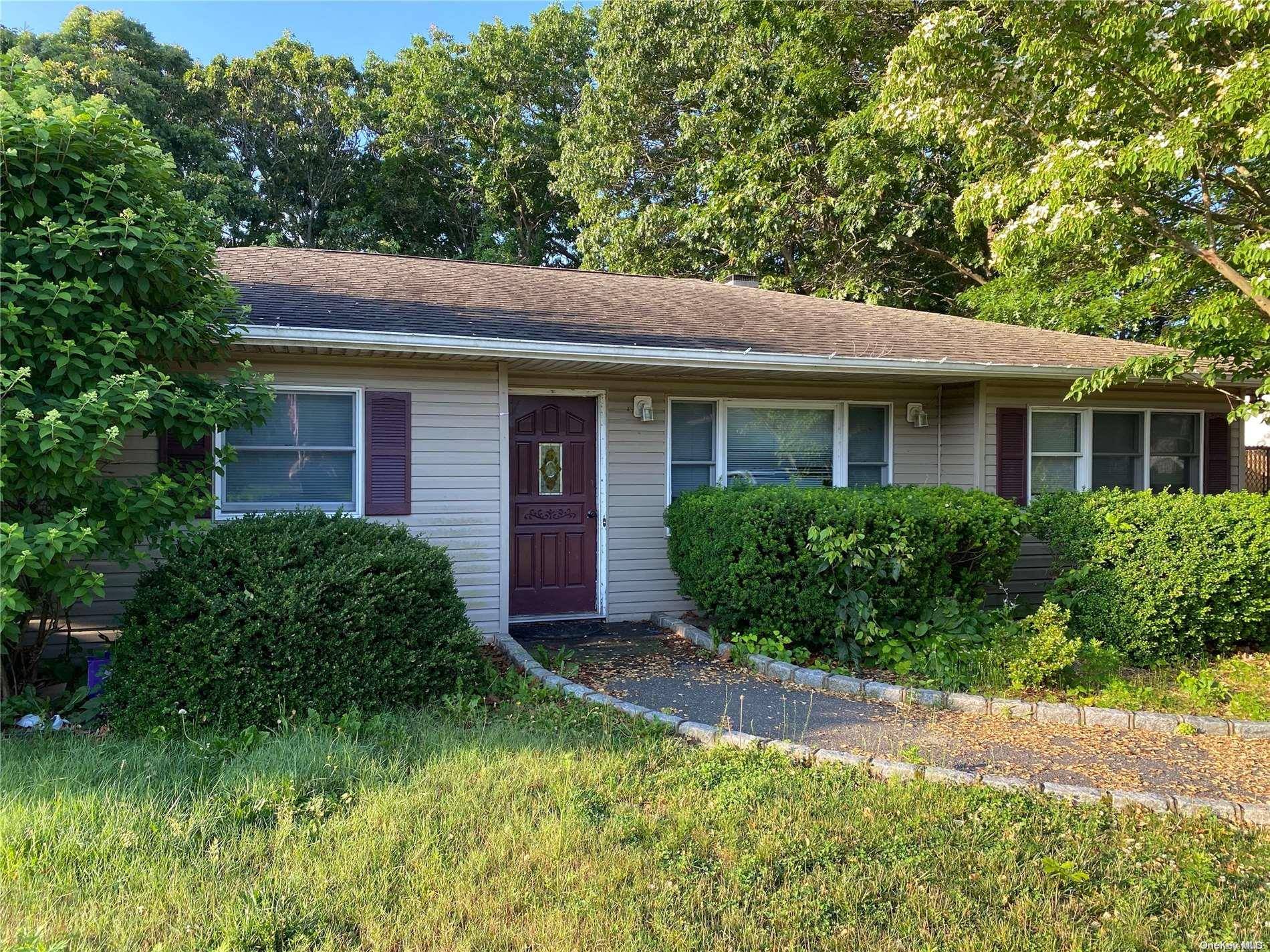 Shirley, NY 11967,28 Appel DR