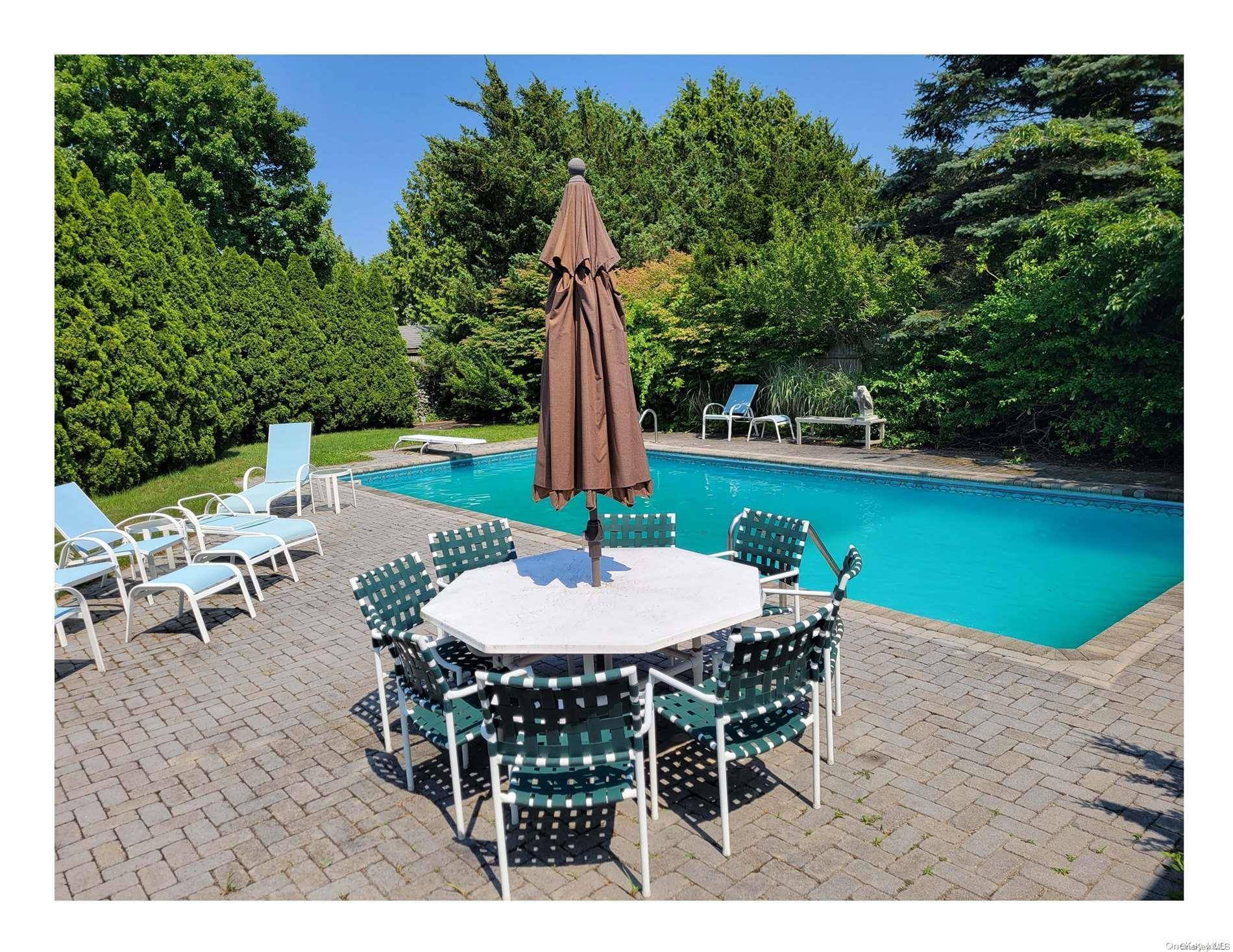 Westhampton, NY 11977,732a Cooke