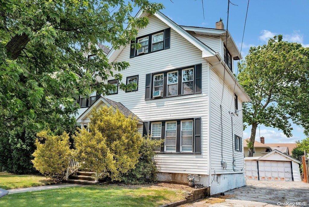 Cedarhurst, NY 11516,412 Rugby RD