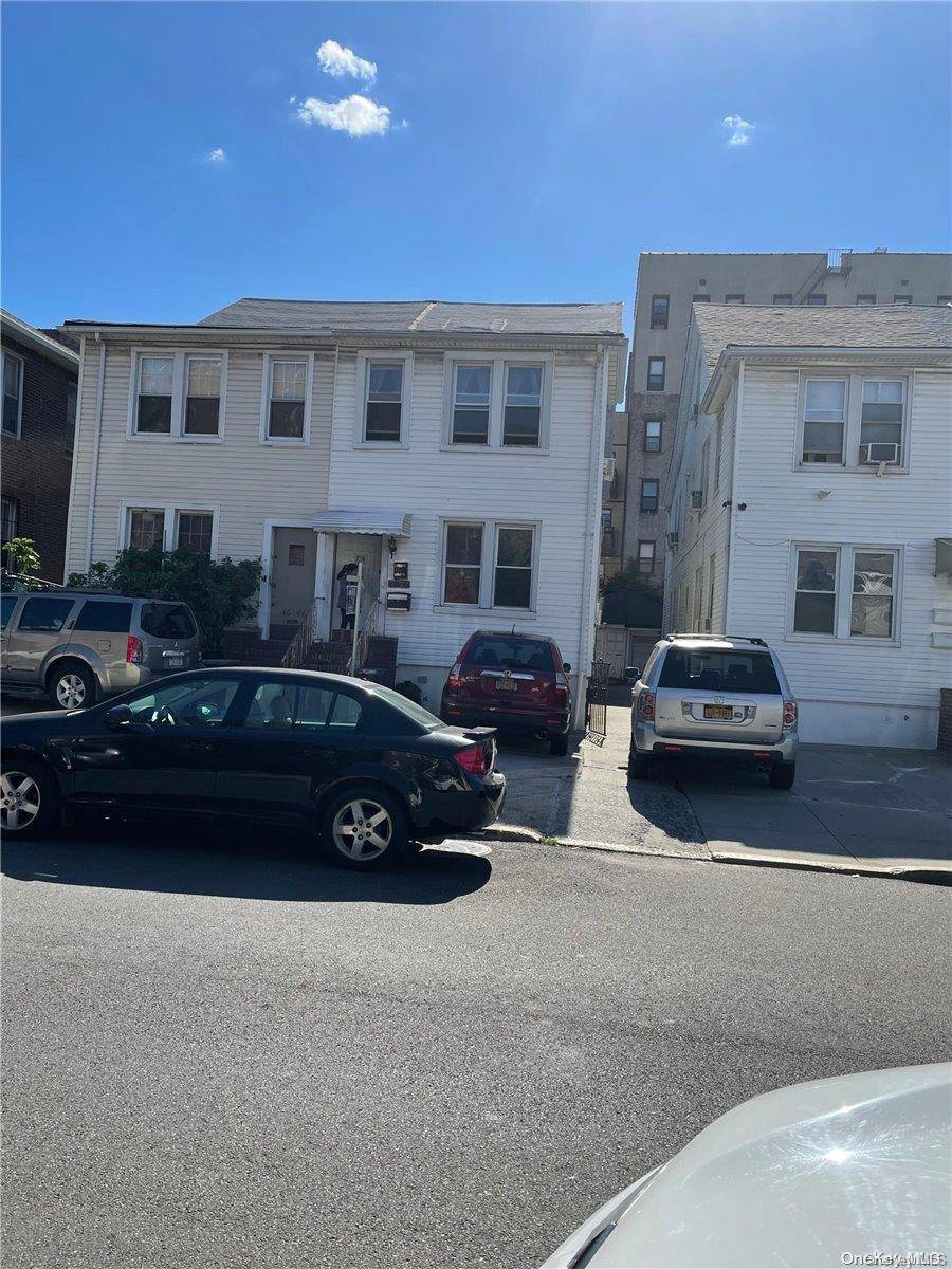 Elmhurst, NY 11373,40-44 78 ST