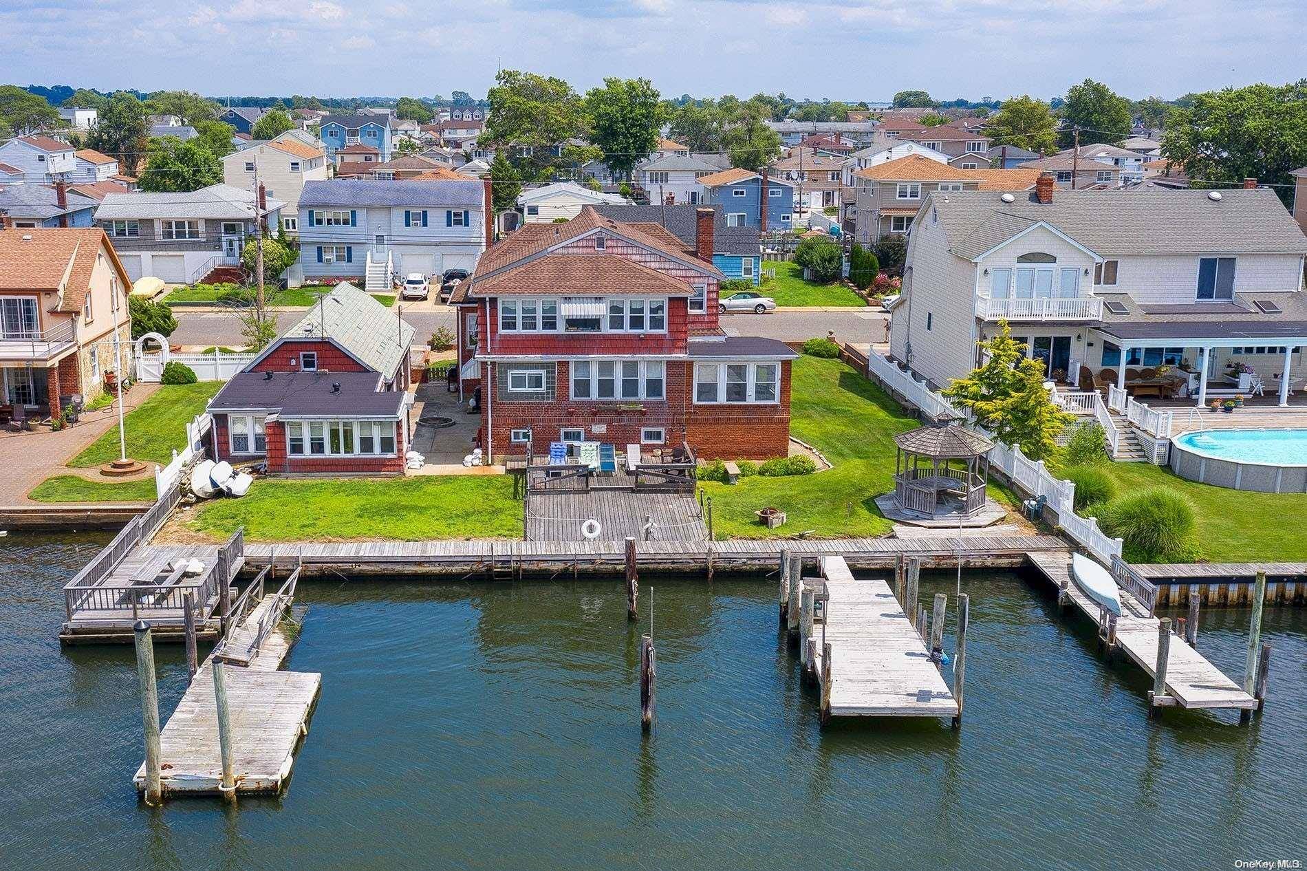 Freeport, NY 11520,808 S Long Beach AVE