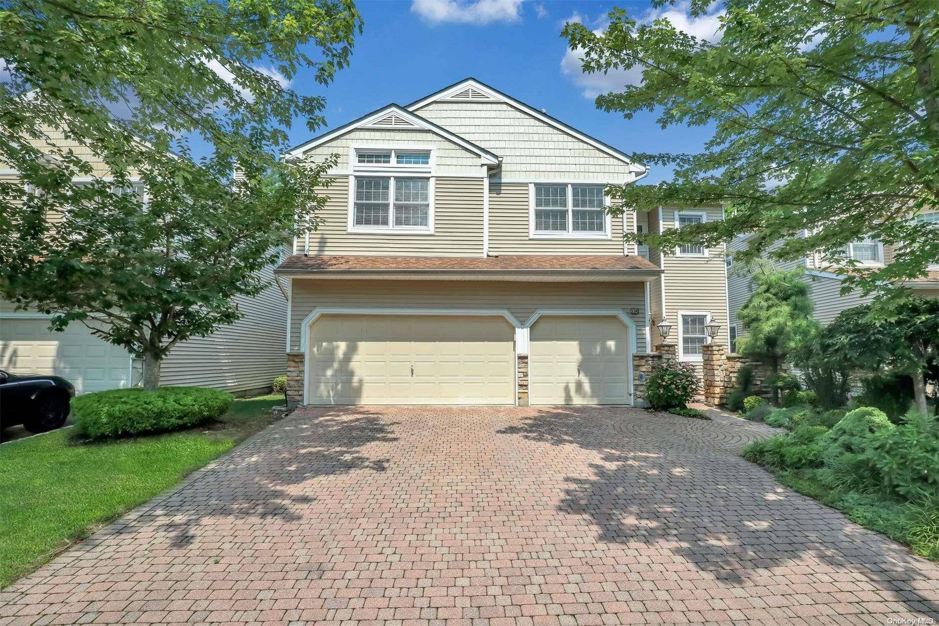 Plainview, NY 11803,138 Sagamore #138