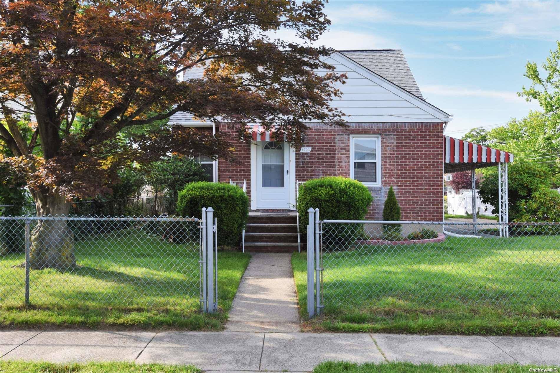 New Hyde Park, NY 11040,2703 80th AVE