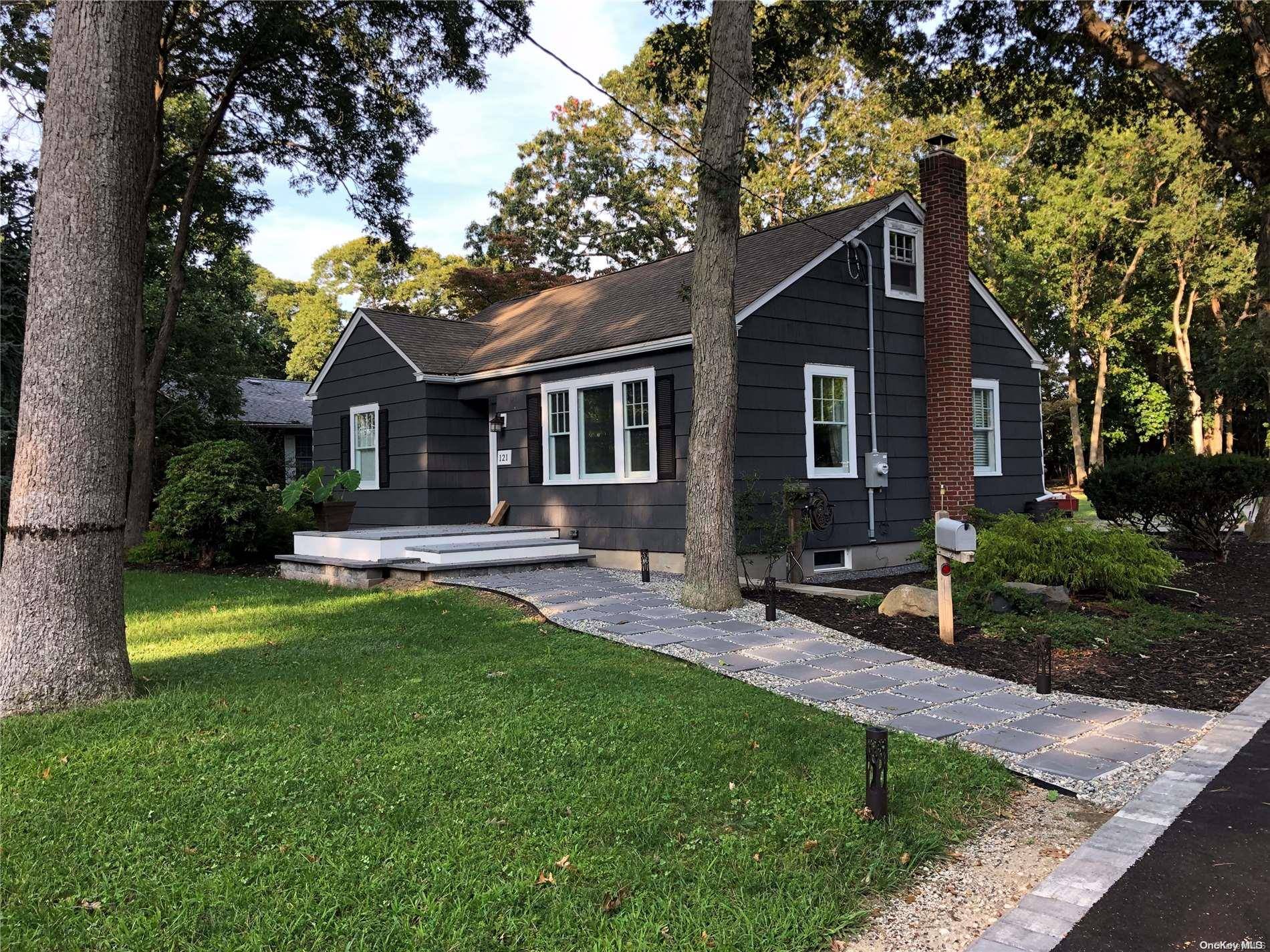 East Patchogue, NY 11772,121 Hewlett AVE