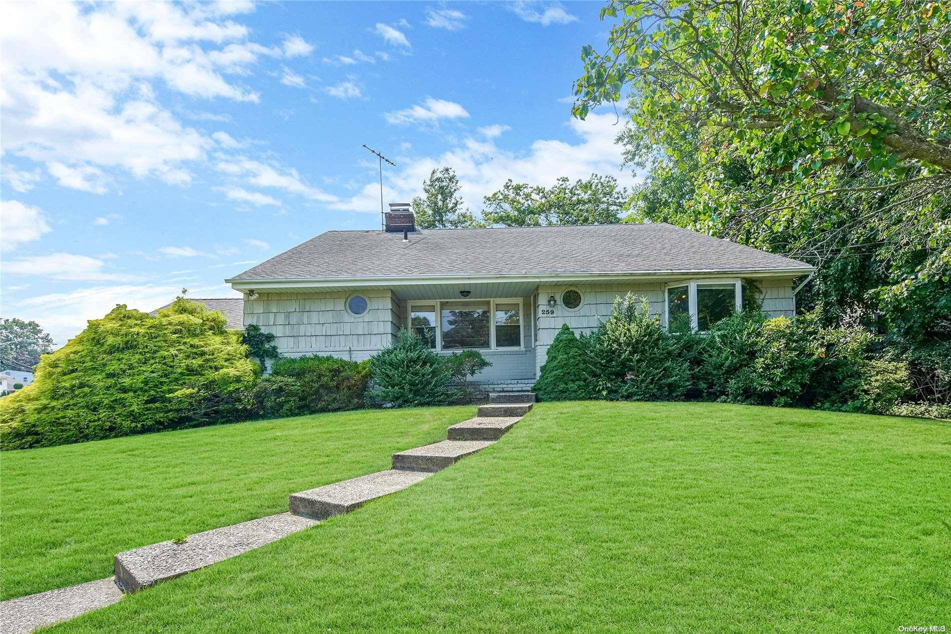 Freeport, NY 11520,259 Maryland AVE