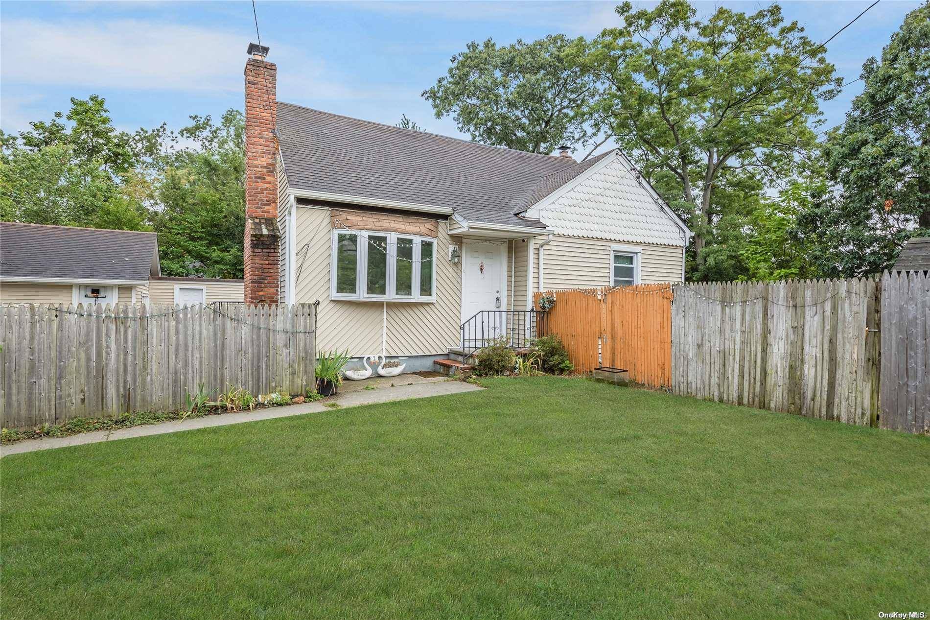 Ronkonkoma, NY 11779,860 Portion RD