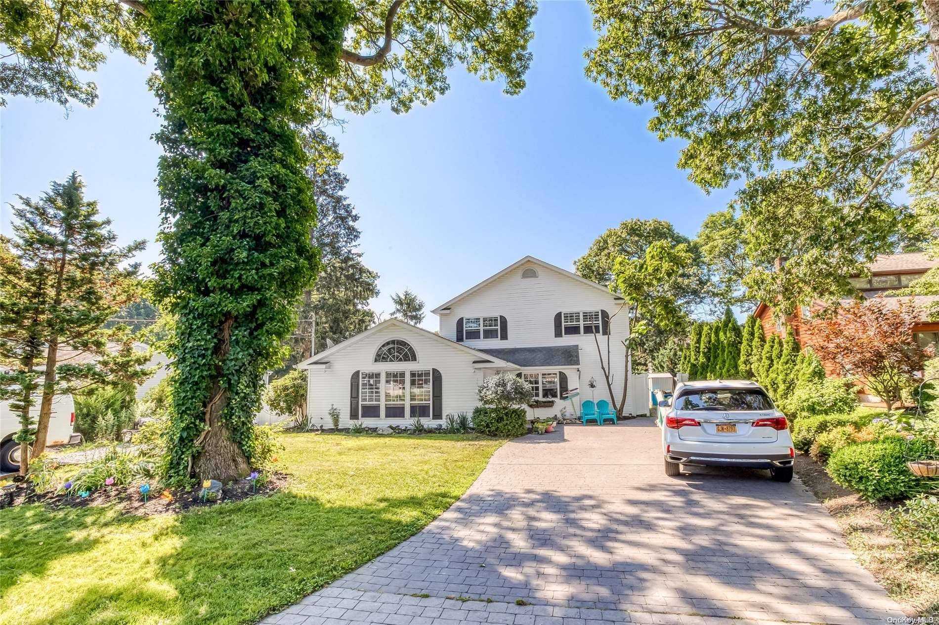 Shirley, NY 11967,14 W Arpage DR