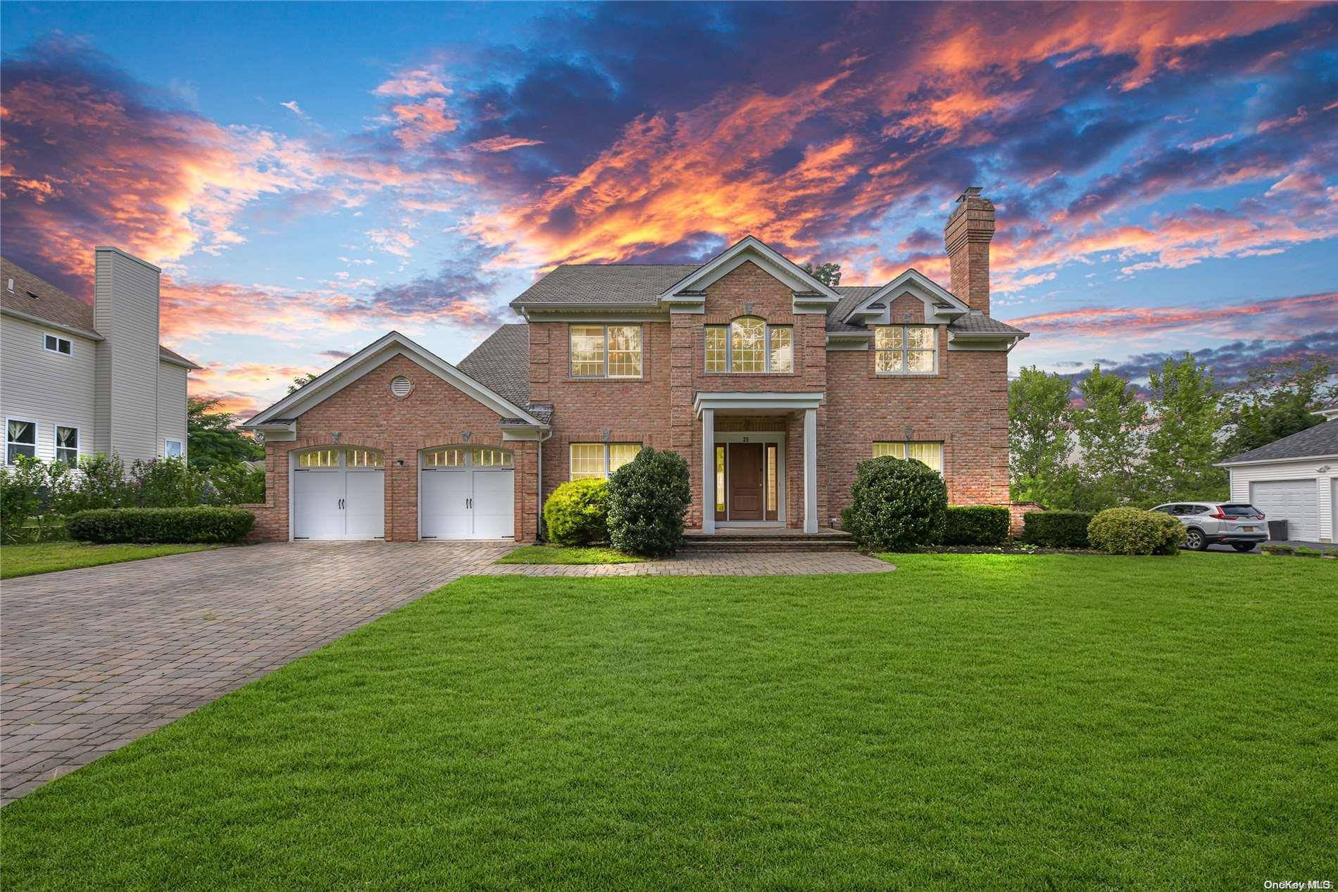 Hauppauge, NY 11788,25 Horseshoe CIR