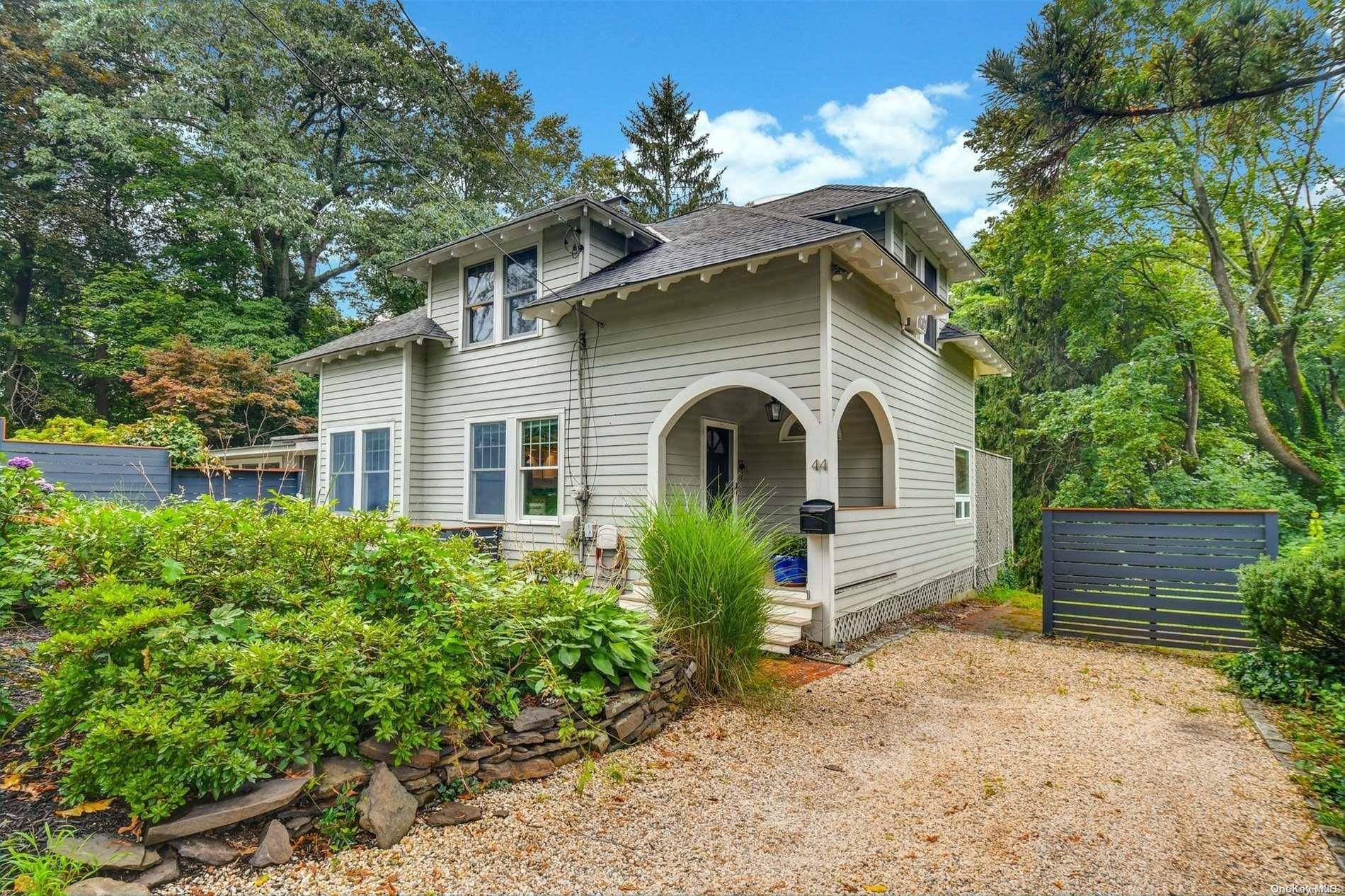 Northport, NY 11768,44 Grove ST