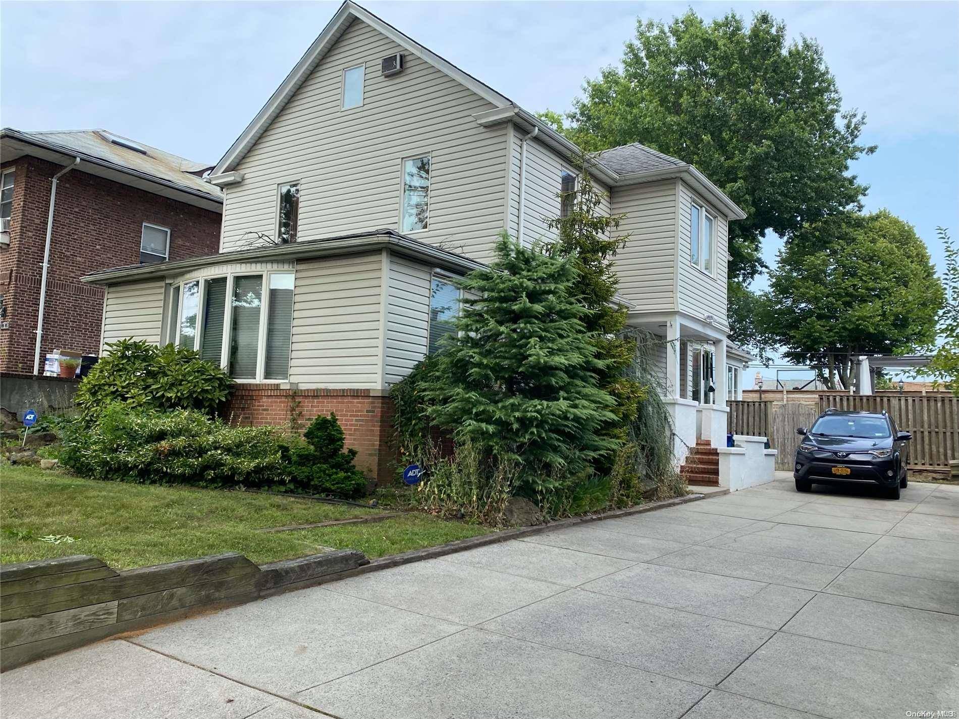 Flushing, NY 11358,40-11 166th ST