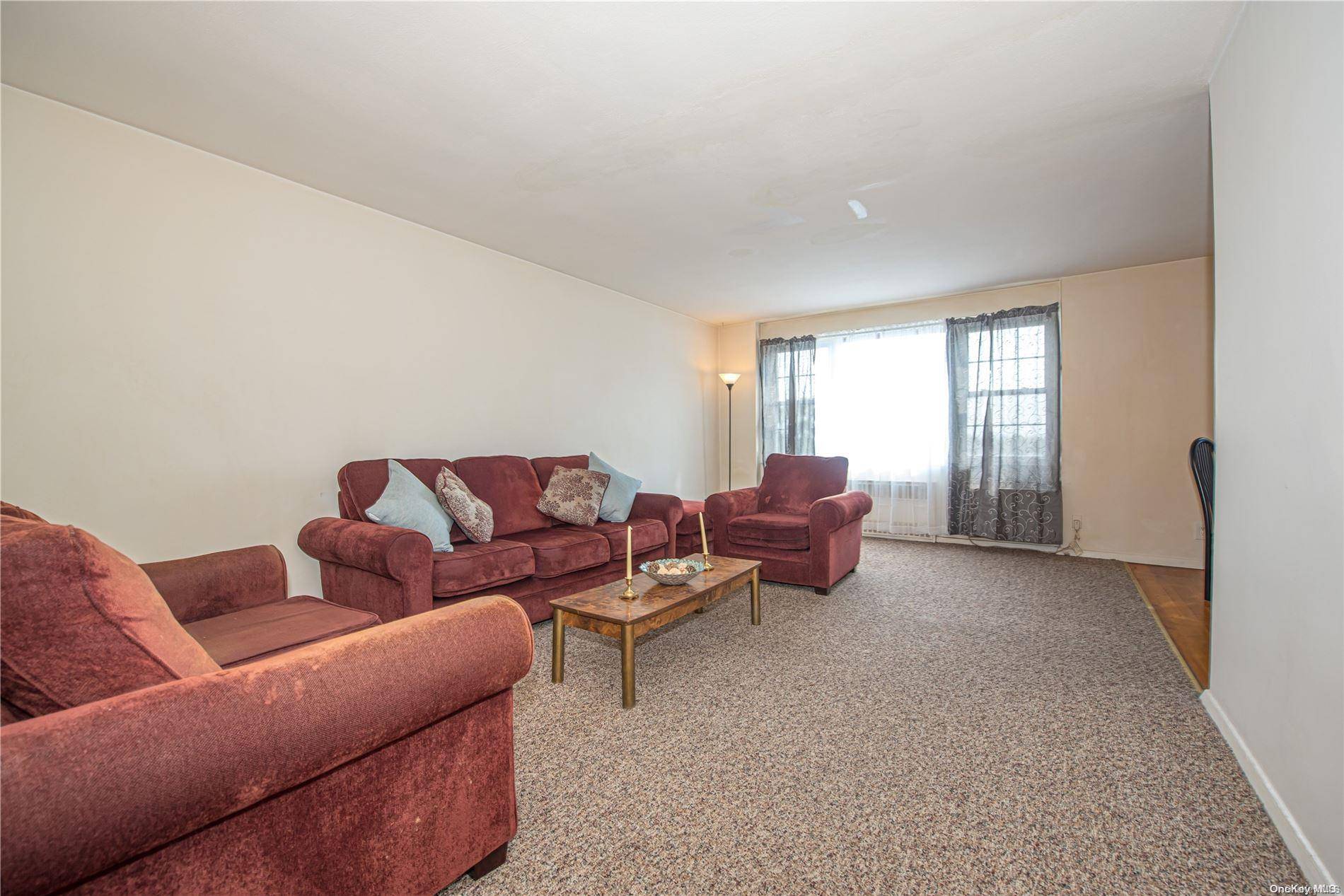 Freeport, NY 11520,70 N Grove ST #4E