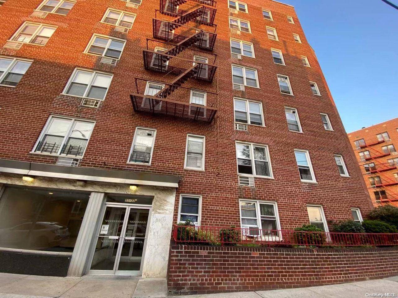 Elmhurst, NY 11373,51-33 Goldsmith ST #6A