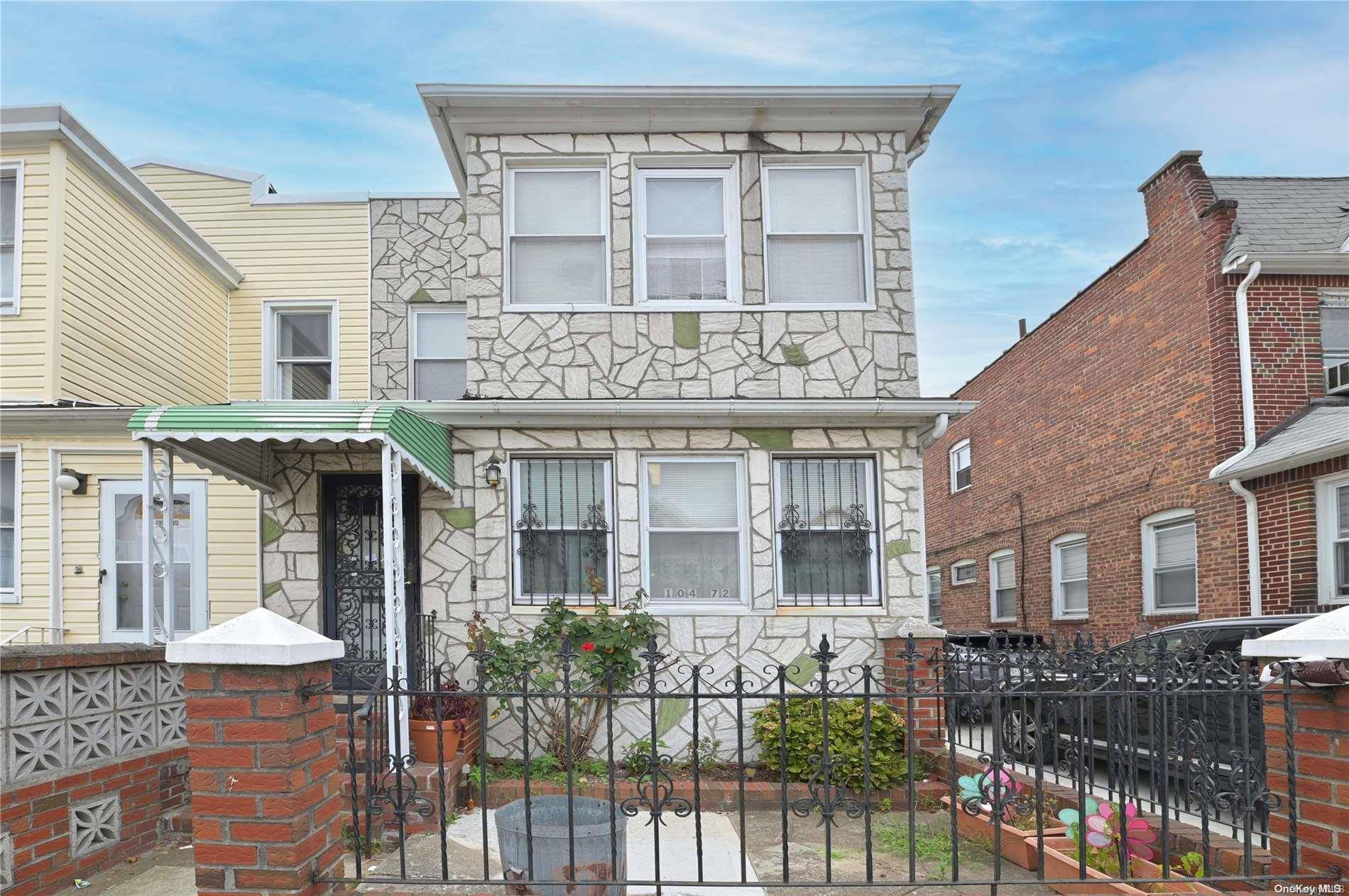 Richmond Hill, NY 11418,104-72 129th ST
