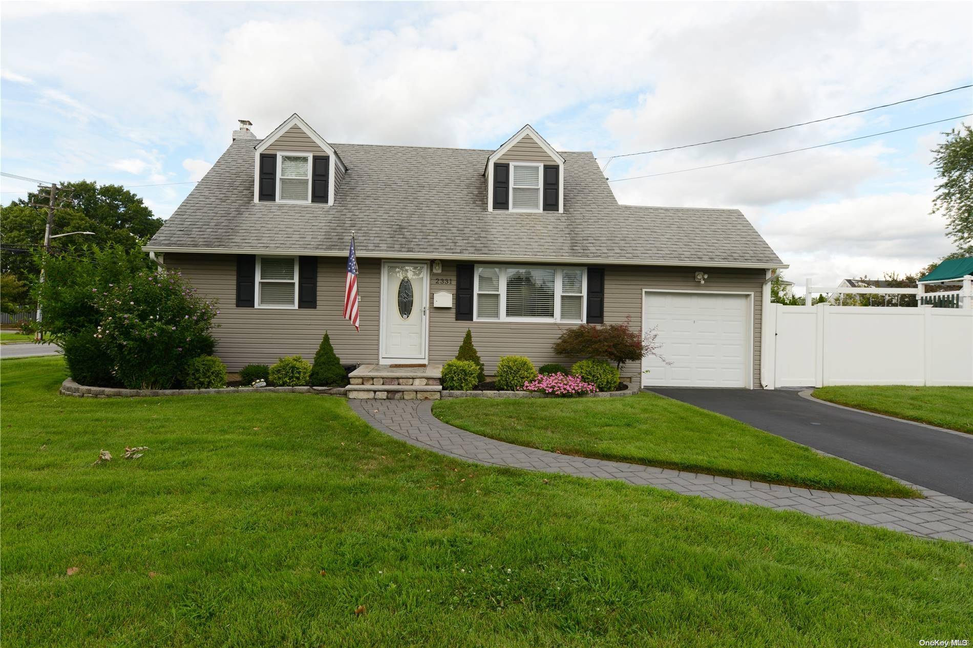 East Meadow, NY 11554,2331 Lancaster ST