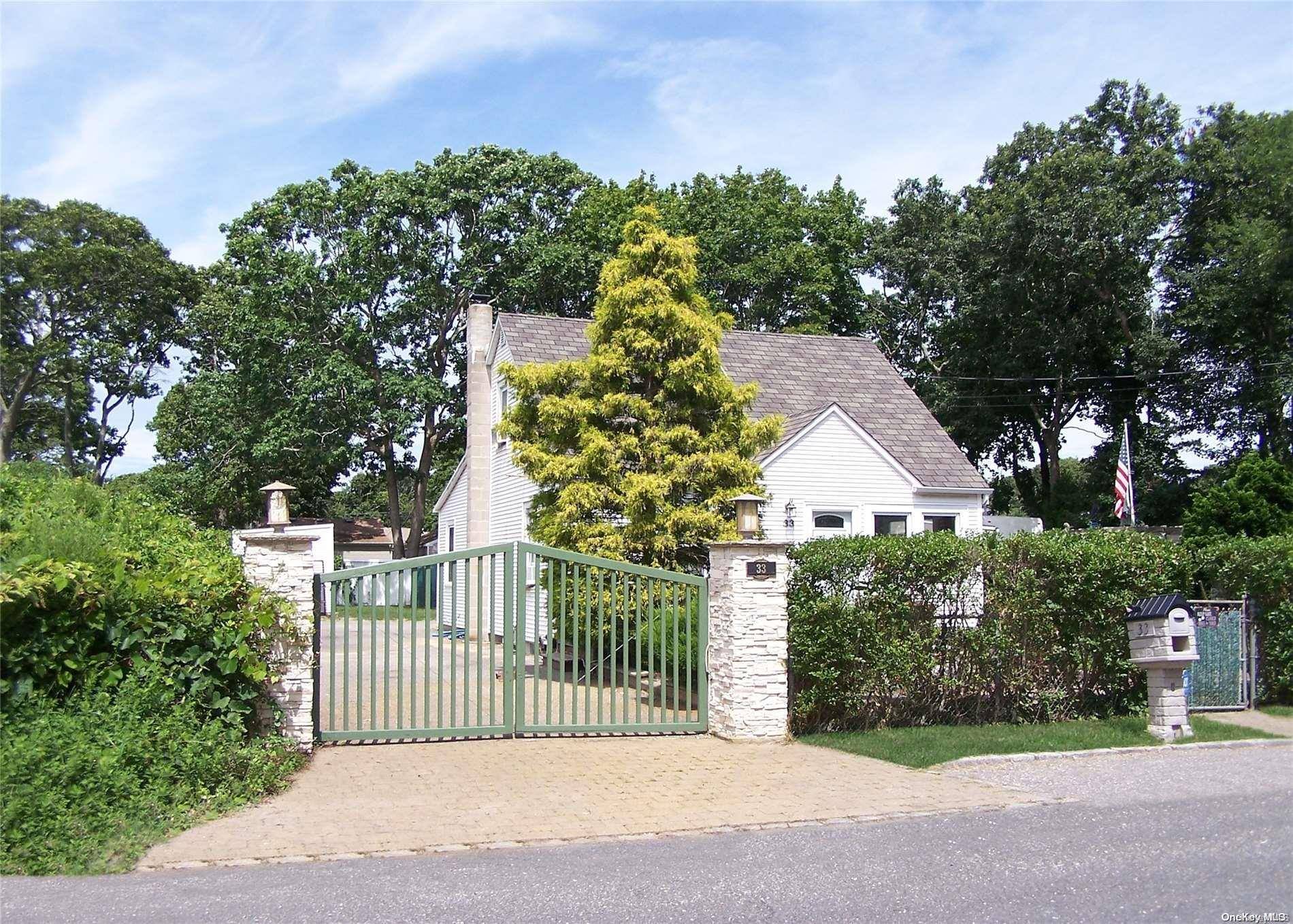 Shirley, NY 11967,33 Manor DR