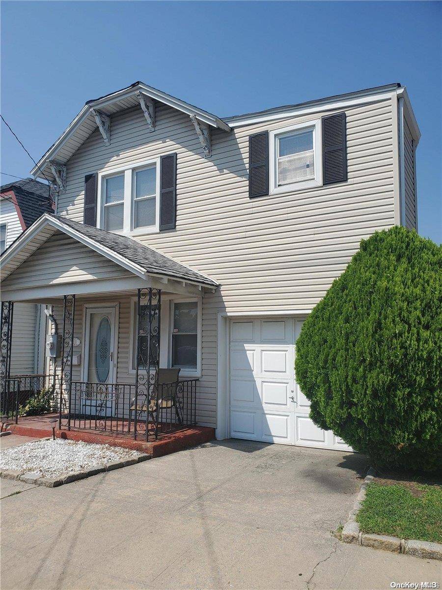 Inwood, NY 11096,110 Solomon AVE