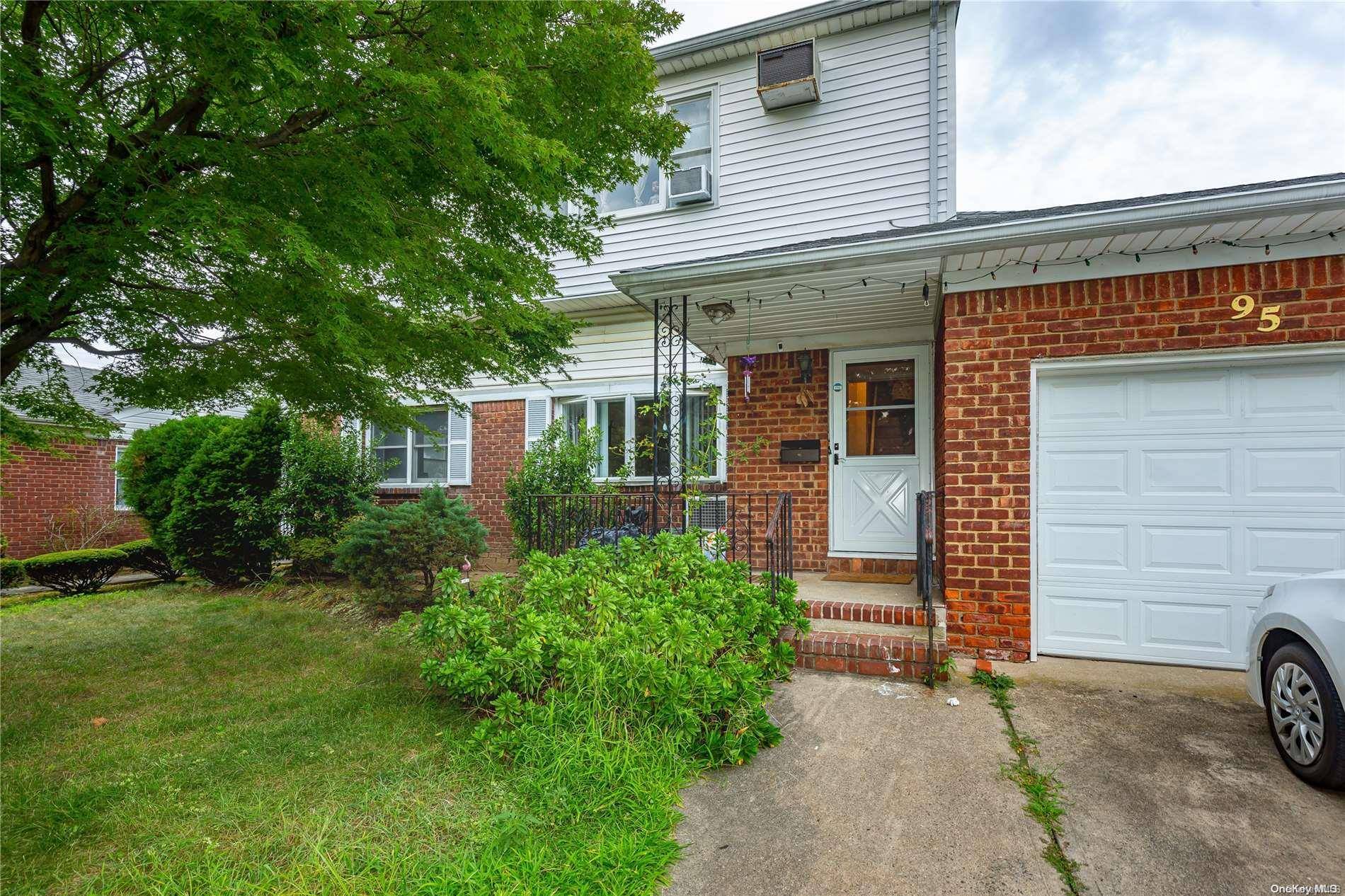 New Hyde Park, NY 11040,95 East ST