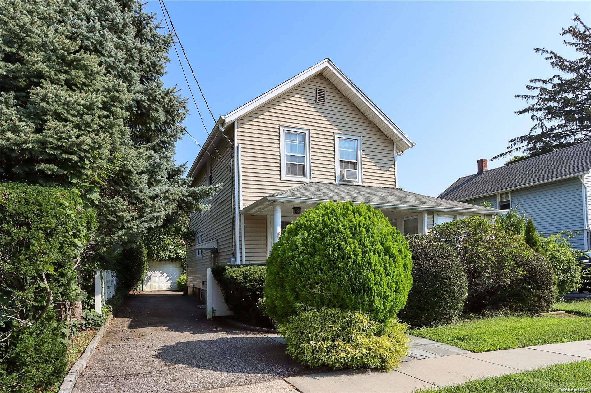 Westbury, NY 11590,205 Winthrop AVE