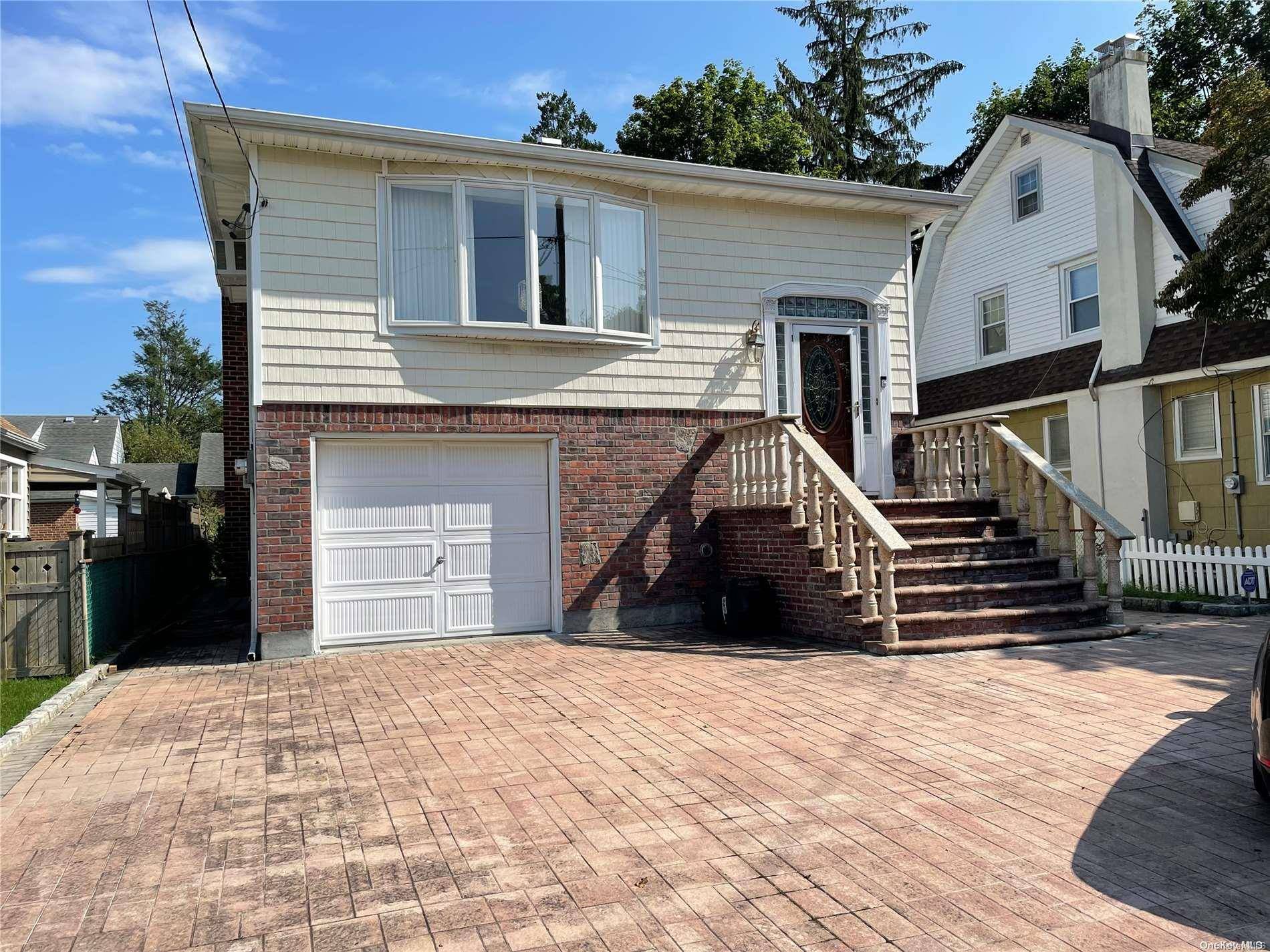 West Hempstead, NY 11552,429 Adams AVE