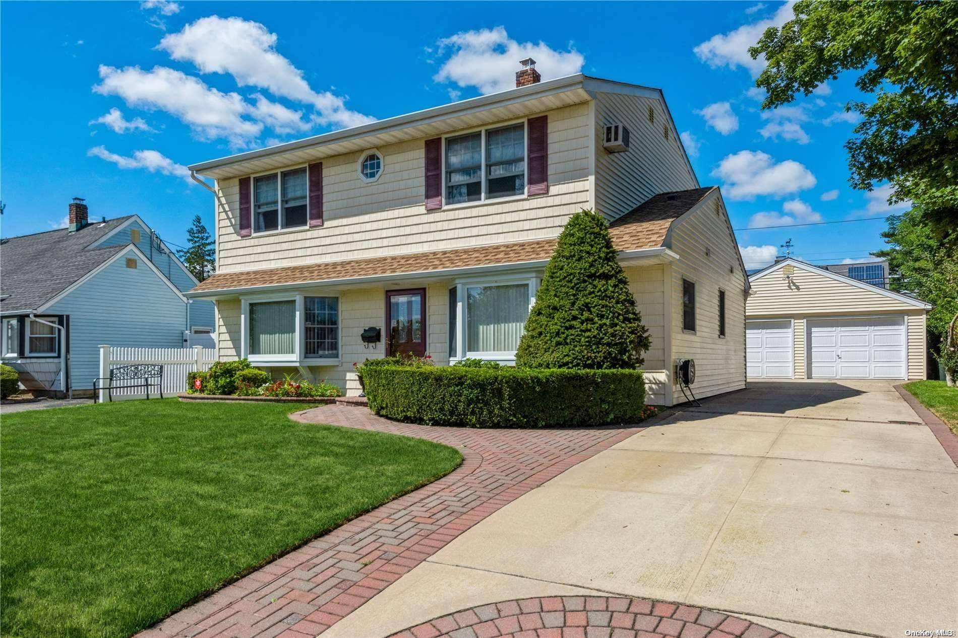 Levittown, NY 11756,54 Ranch LN