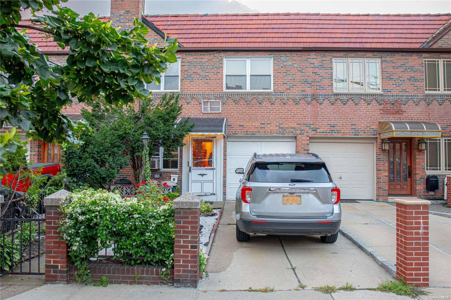 Long Island City, NY 11105,23-14 35th ST