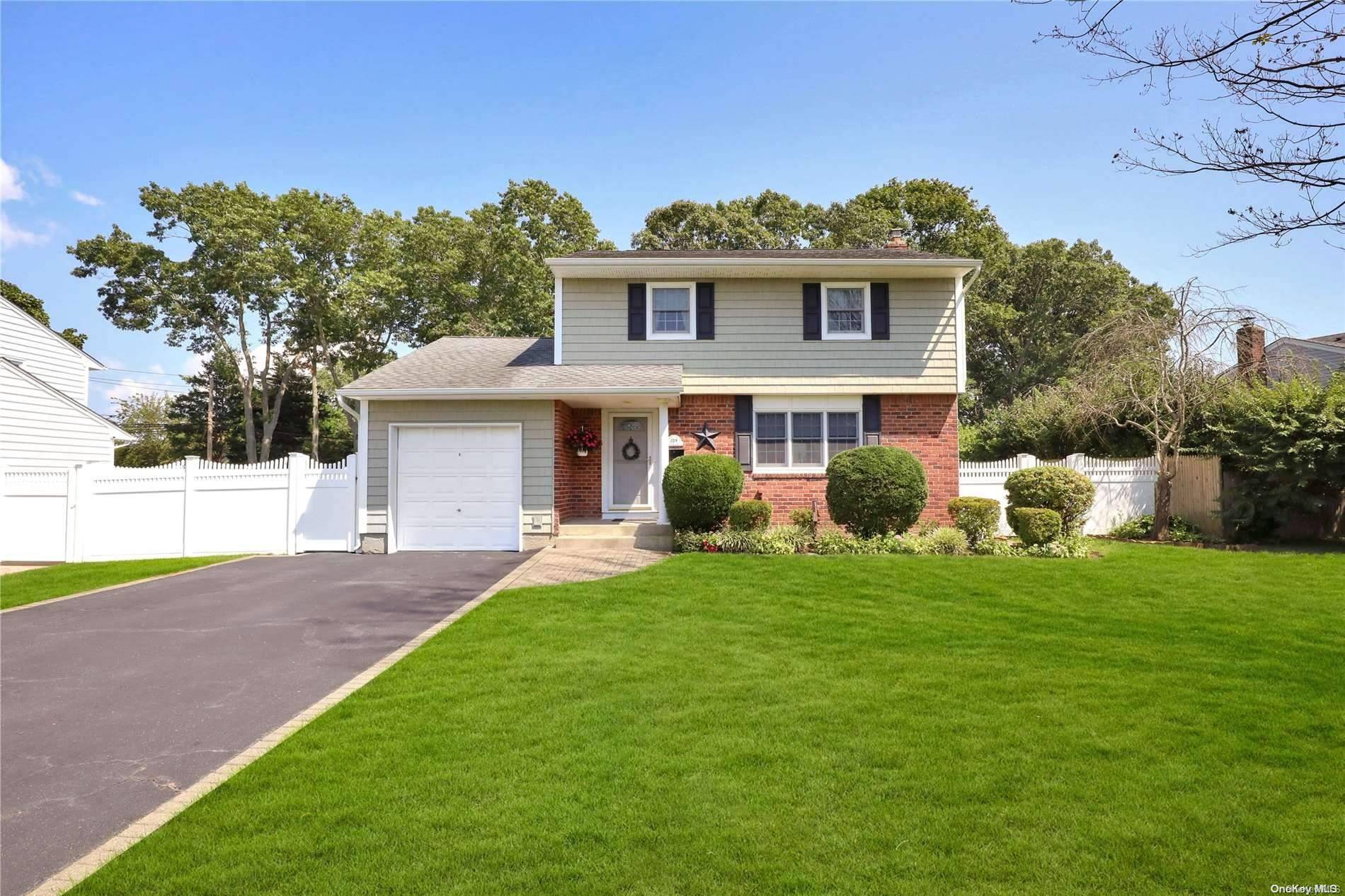 East Islip, NY 11730,109 Keswick DR