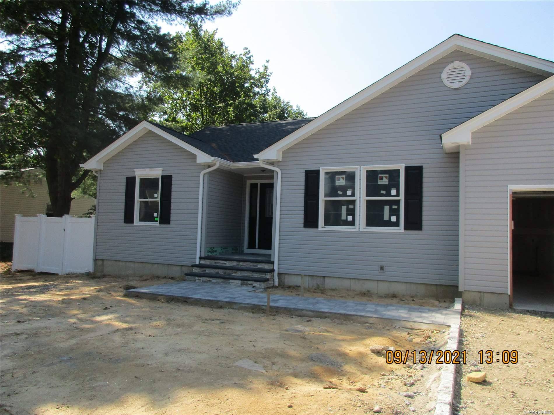 Nesconset, NY 11767,72 Forest AVE