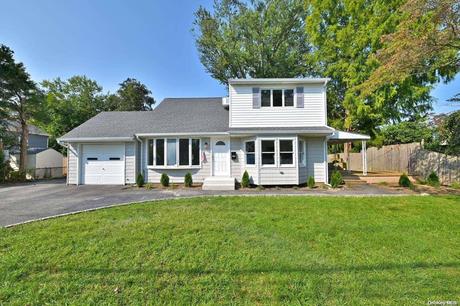 Bay Shore, NY 11706,1448 Peters BLVD