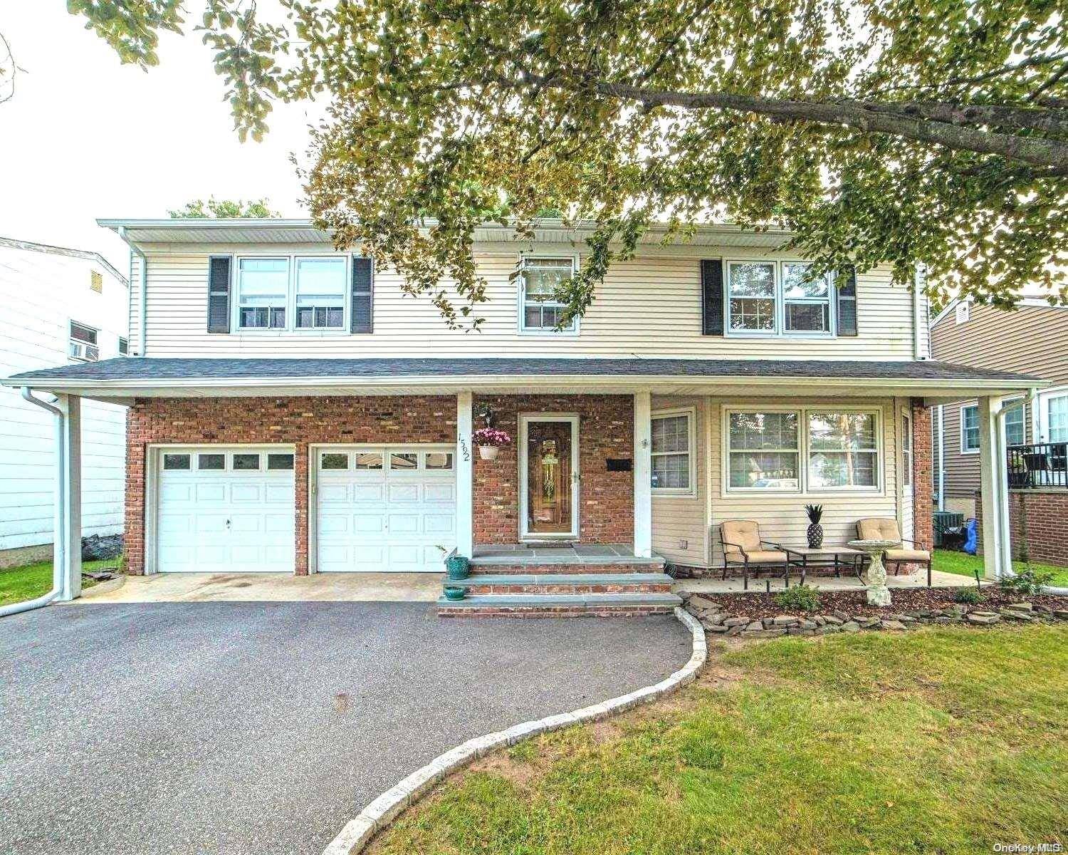 Wantagh, NY 11793,1592 Wantagh AVE