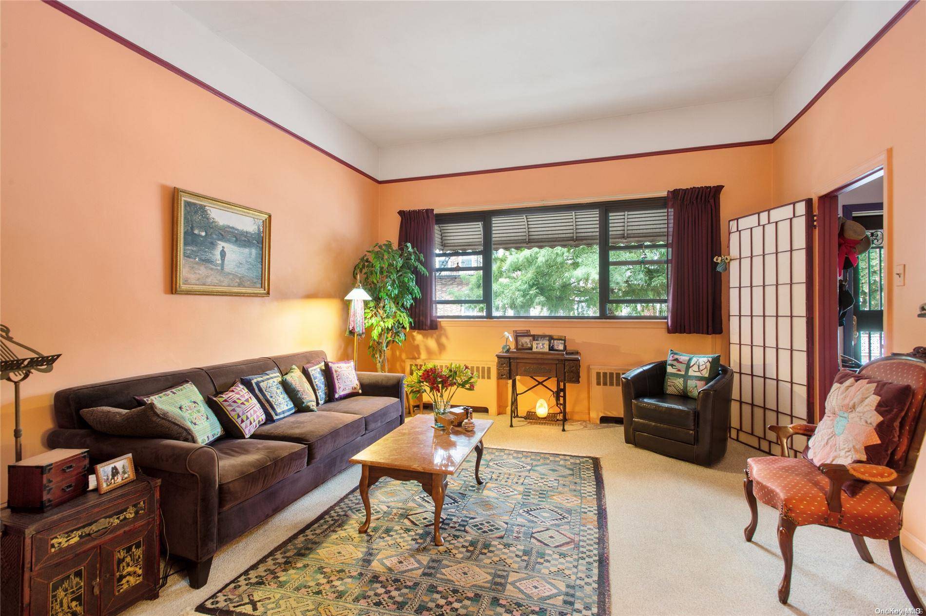 Astoria, NY 11106,32-77 36 ST