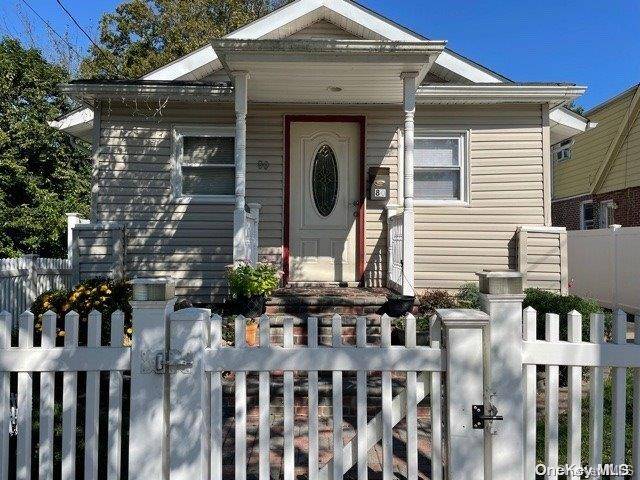 Freeport, NY 11520,80 Independence AVE