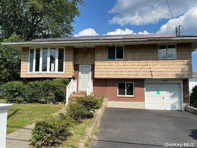 Lindenhurst, NY 11757,1007 Jackson AVE