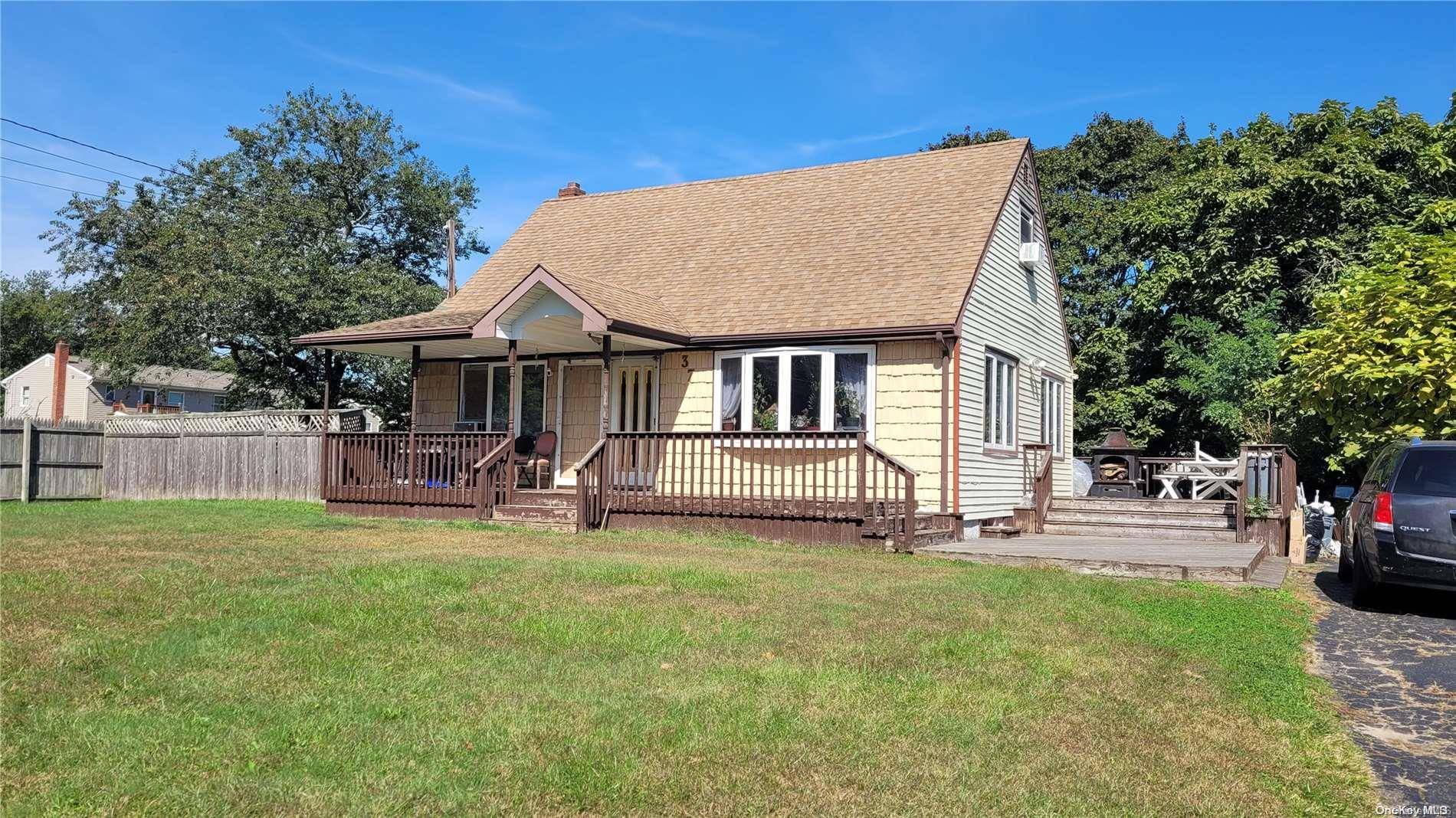 Bay Shore, NY 11706,37 New Hampshire AVE