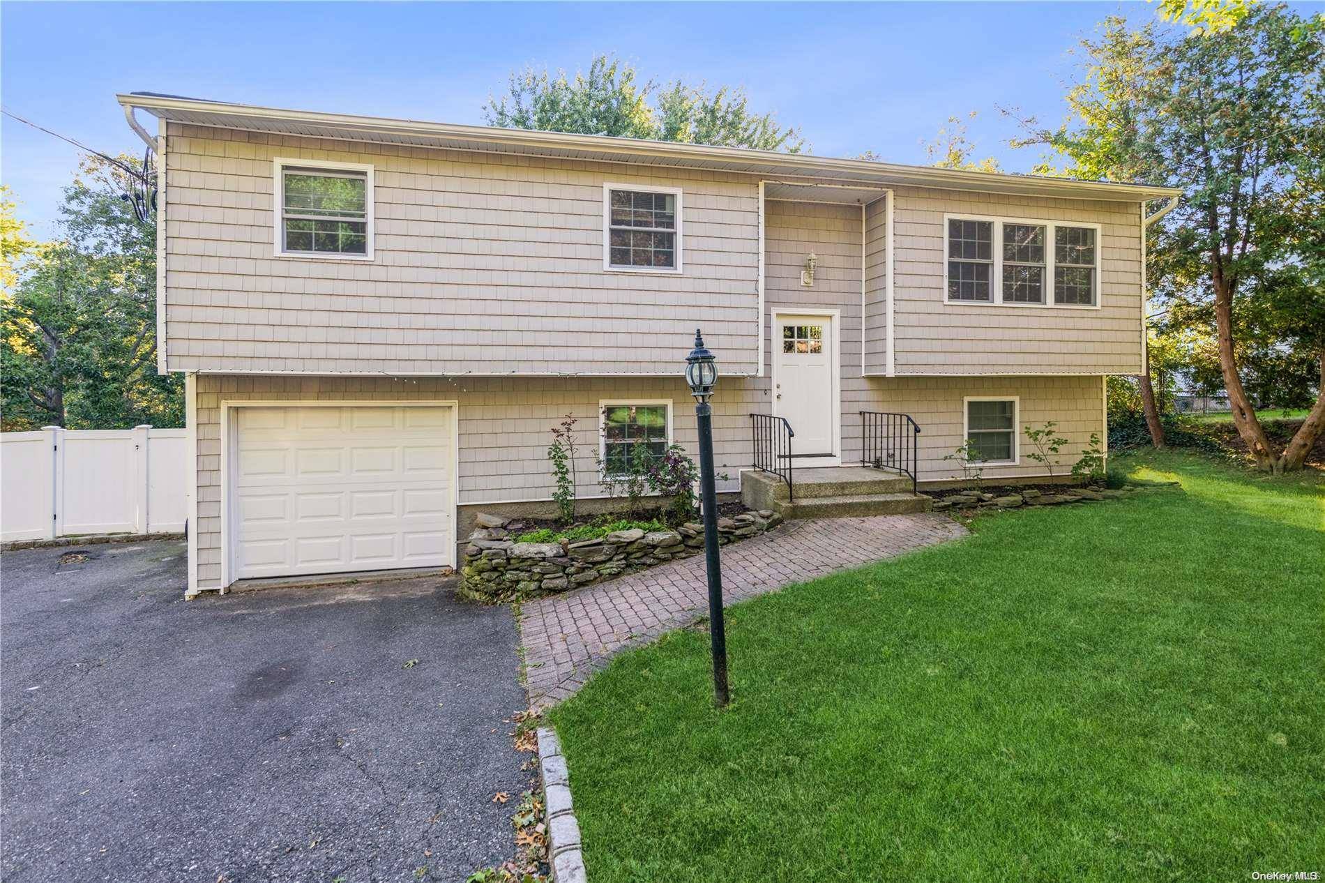 Hauppauge, NY 11788,85 Serene Place