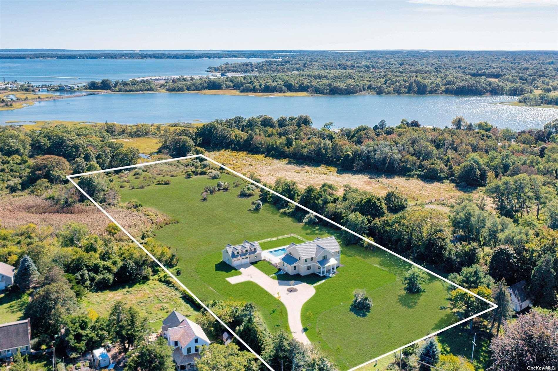 Greenport, NY 11944,2055 Albertson LN