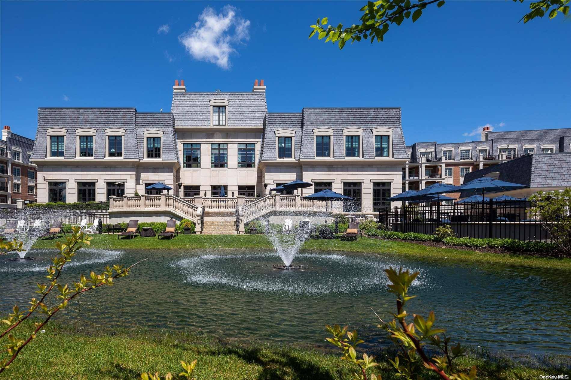 North Hills, NY 11040,5000 Royal CT #5008