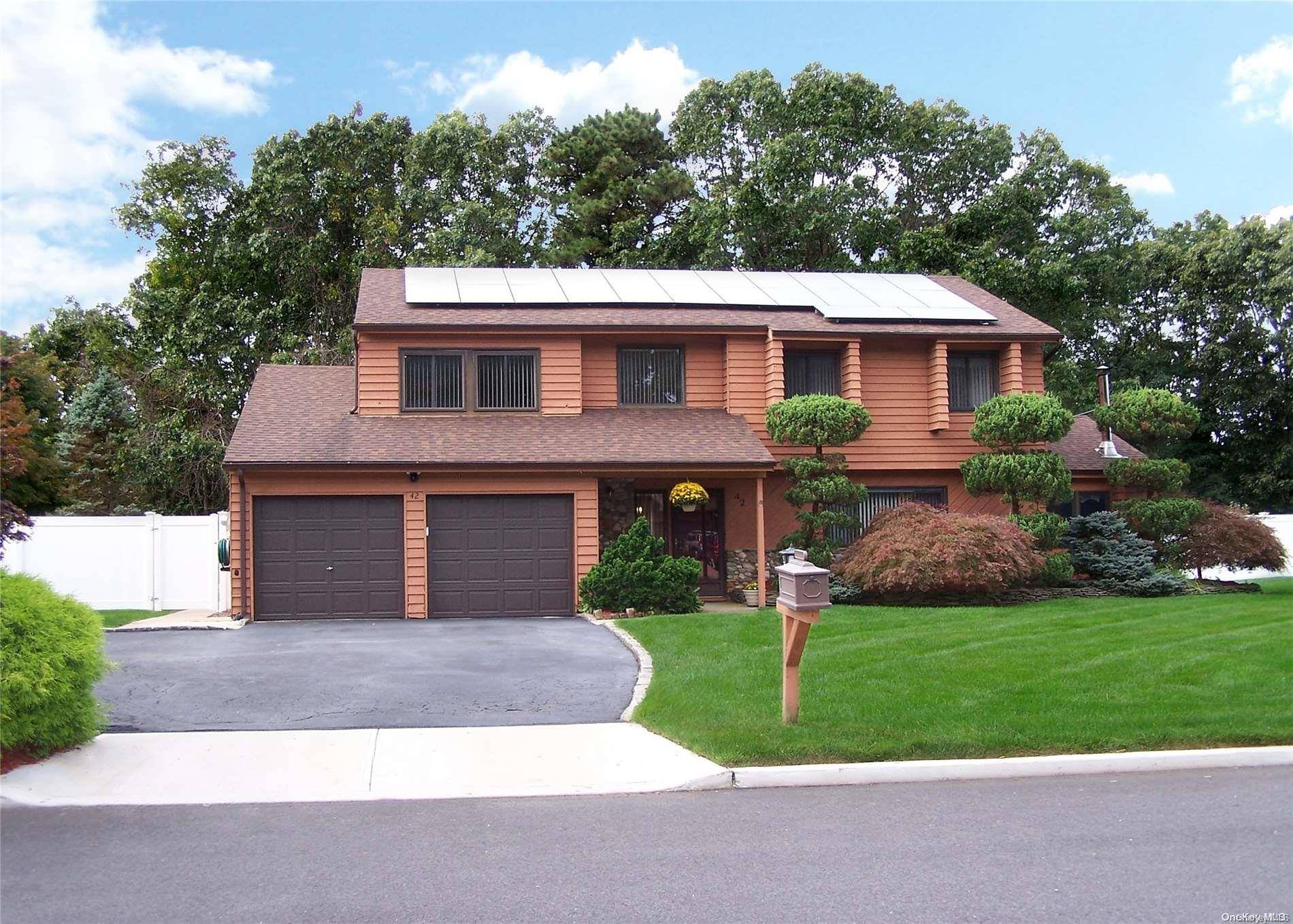 Selden, NY 11784,42 Sabre DR